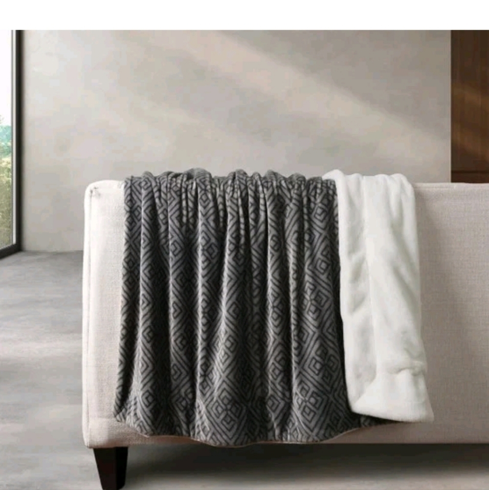 Luxurious Faux Fur Throw Blanket - Green